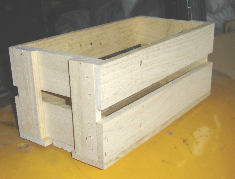 jaula de madera